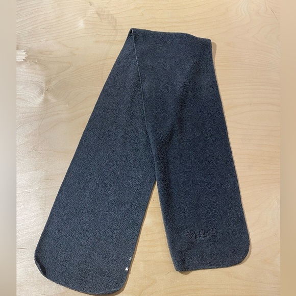 Columbia Black Fleece Scarf (MV) - Picture 2 of 9